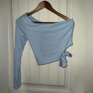 One-shoulder/sleeve crop top, size M